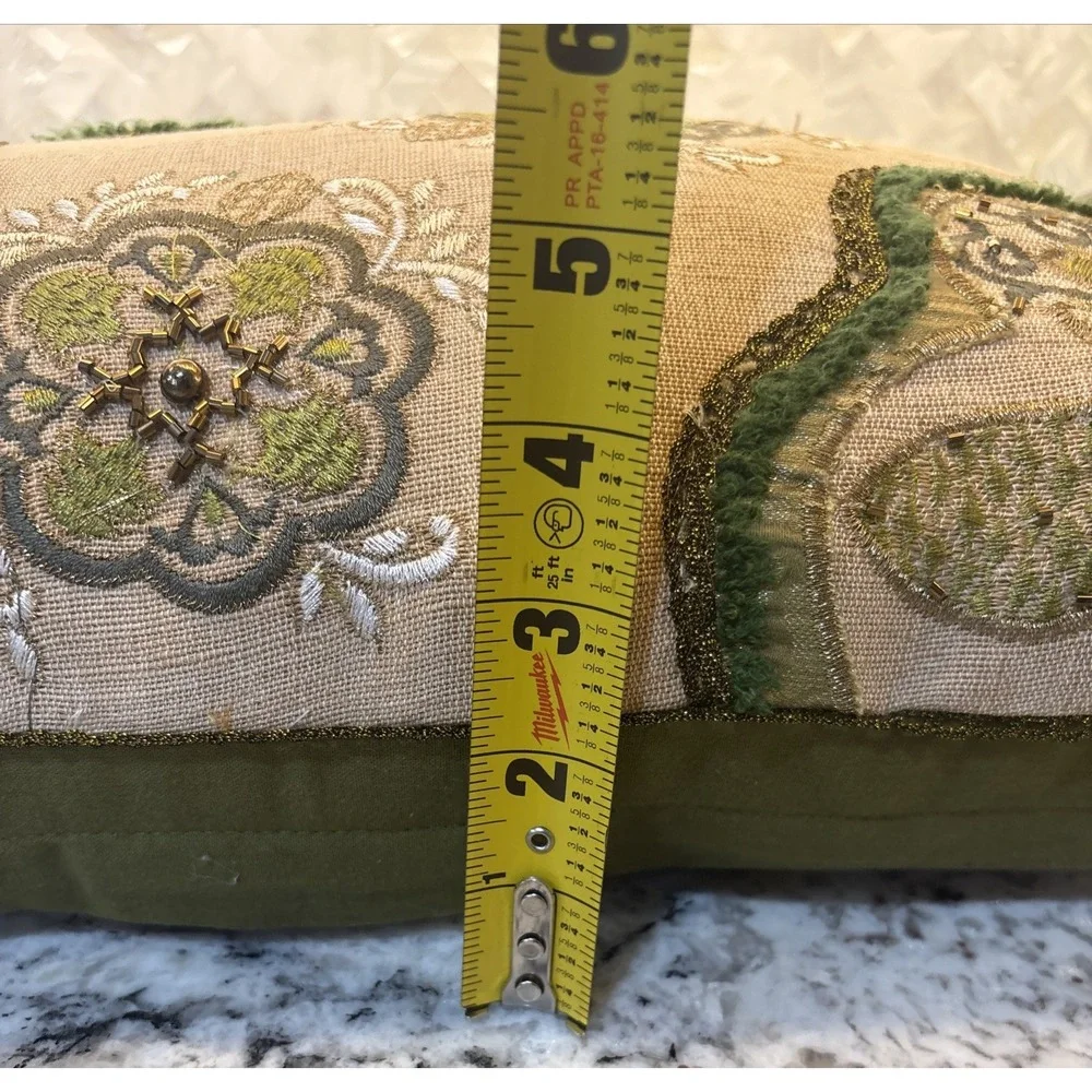 Pier 1 Imports Beaded Embroidered Ornaments Snowflakes Throw Pillow Christmas‎